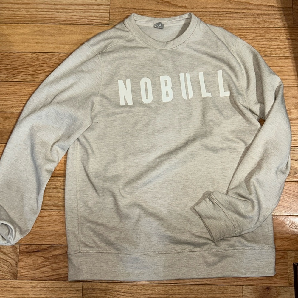 NOBULL sweater size M in great condition!